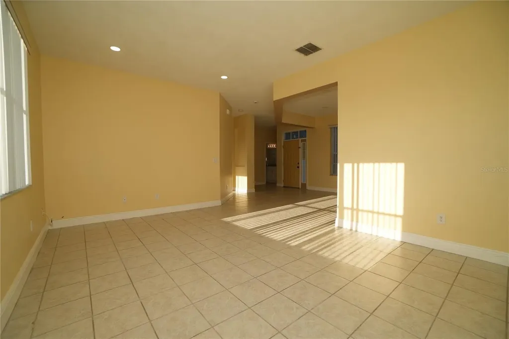 2560 Sage Drive W Kissimmee FL 34758