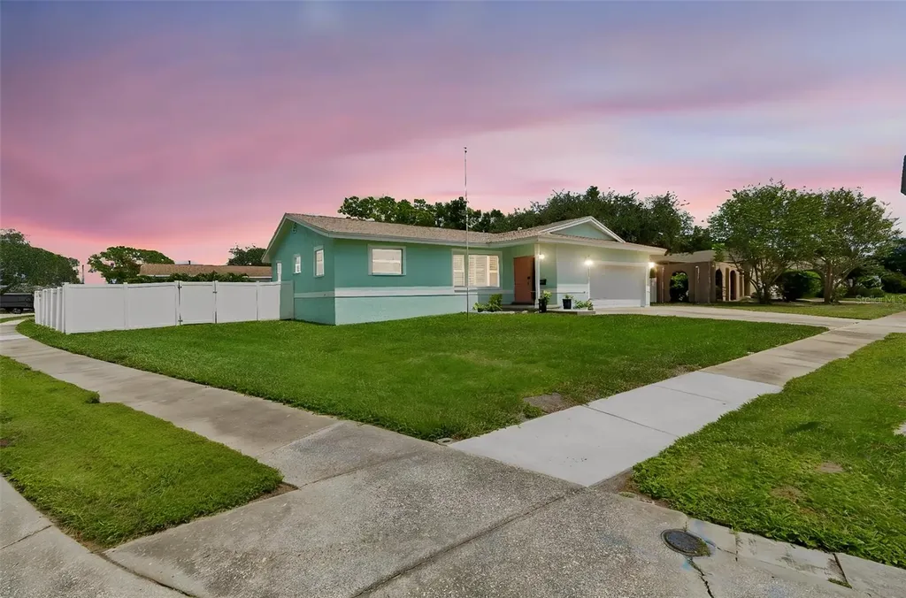 6035 19th Street NE St Petersburg FL 33703