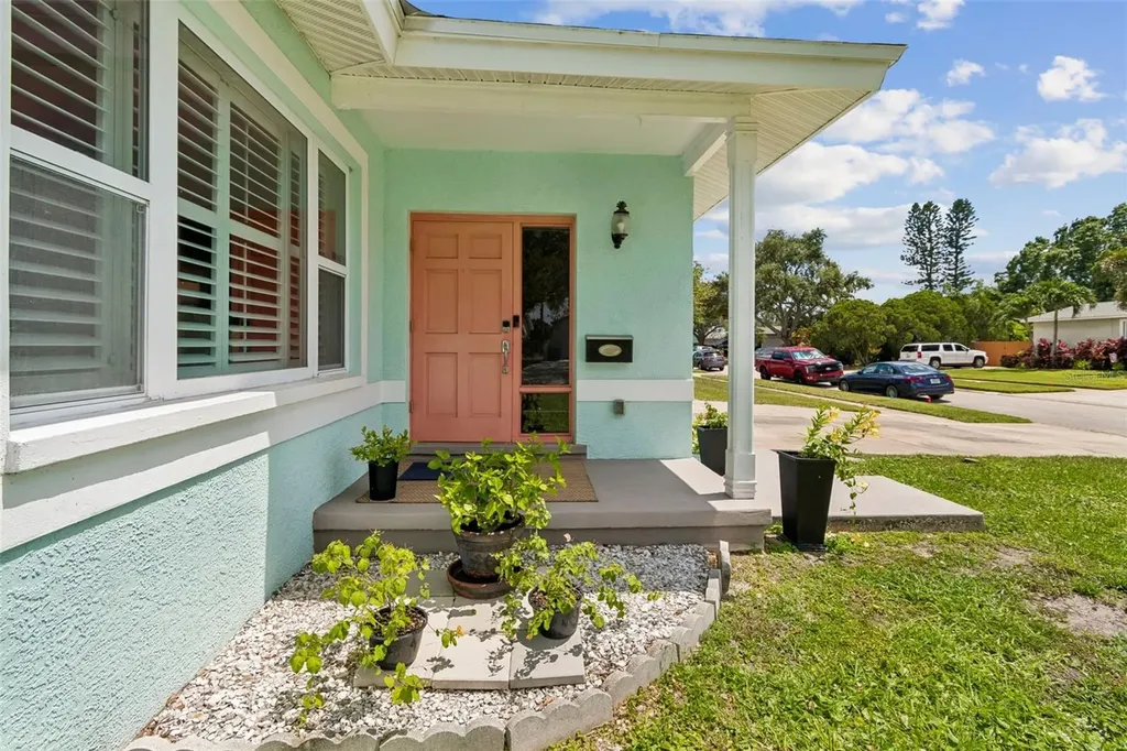 6035 19th Street NE St Petersburg FL 33703