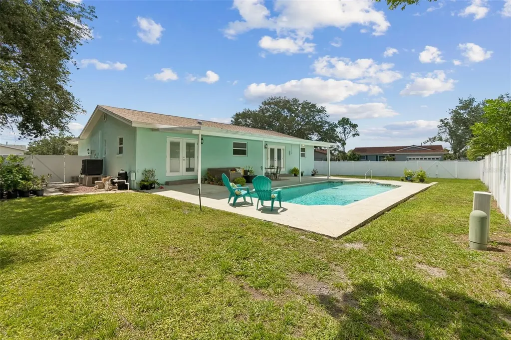 6035 19th Street NE St Petersburg FL 33703