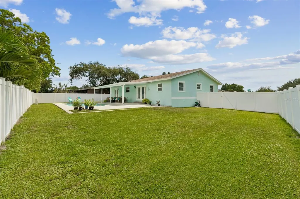 6035 19th Street NE St Petersburg FL 33703