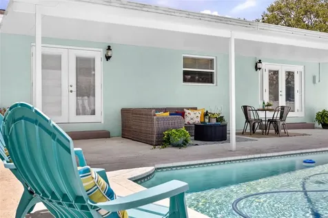 6035 19th Street NE St Petersburg FL 33703