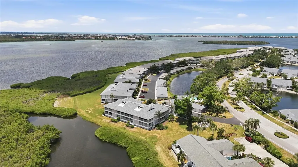 1103 Edgewater Circle Bradenton FL 34209