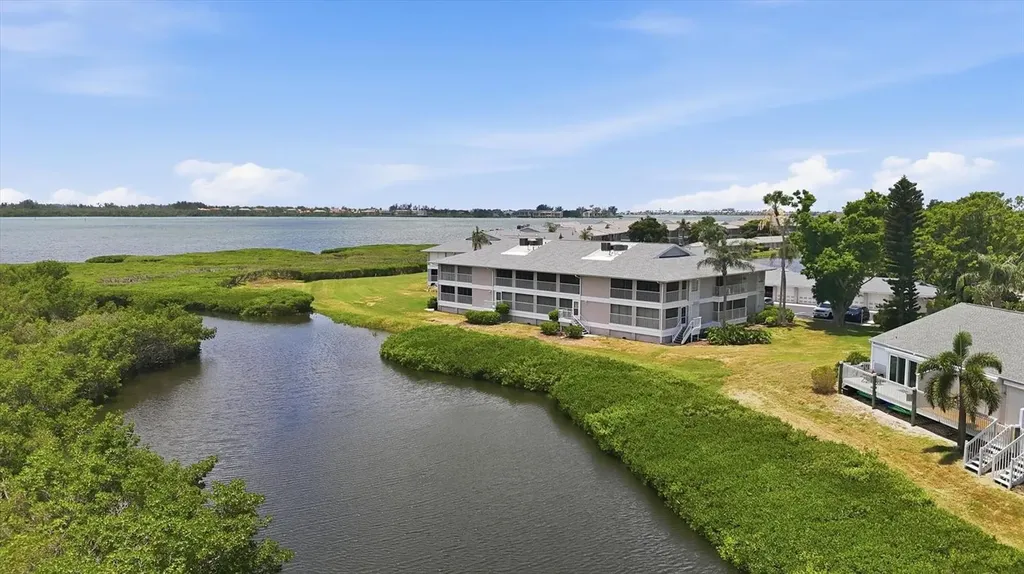 1103 Edgewater Circle Bradenton FL 34209