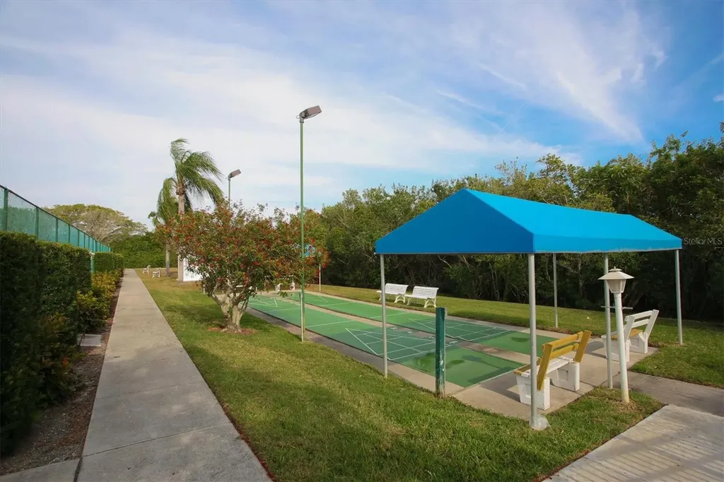 1103 Edgewater Circle Bradenton FL 34209