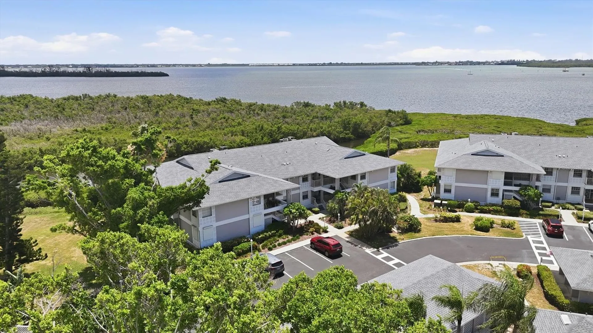 1103 Edgewater Circle Bradenton FL 34209