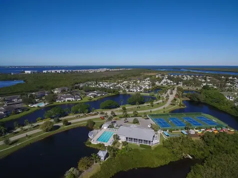 1103 Edgewater Circle Bradenton FL 34209
