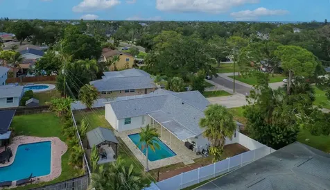 5218 Venetian Boulevard NE St Petersburg FL 33703