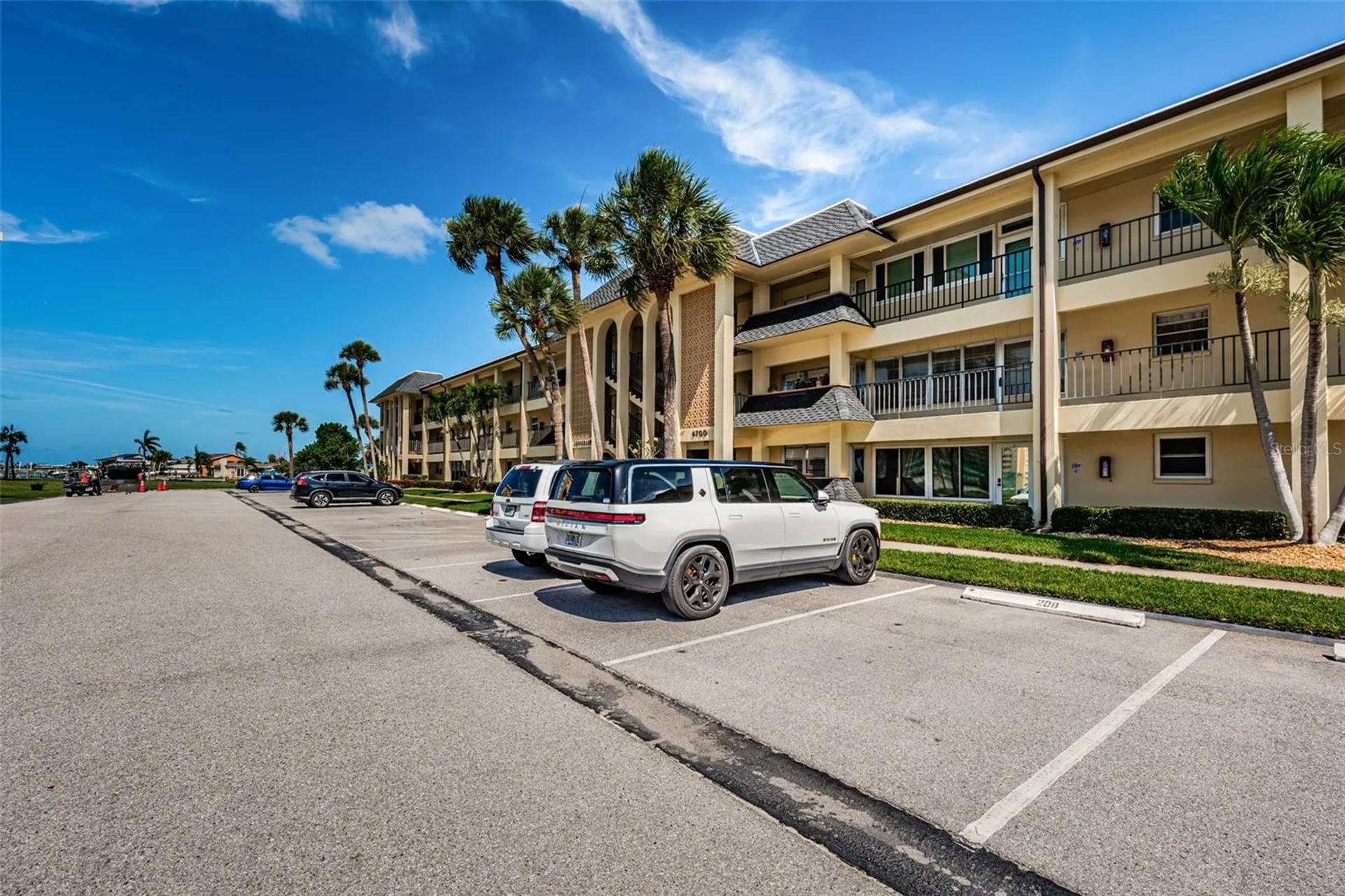 4700 Cove Circle St Petersburg FL 33708