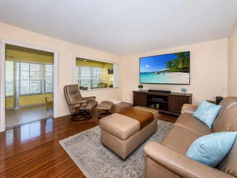 4700 Cove Circle St Petersburg FL 33708