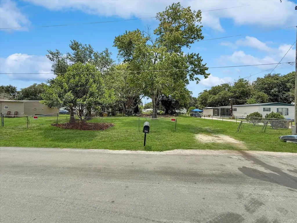 2824 Bay Avenue Kissimmee FL 34744