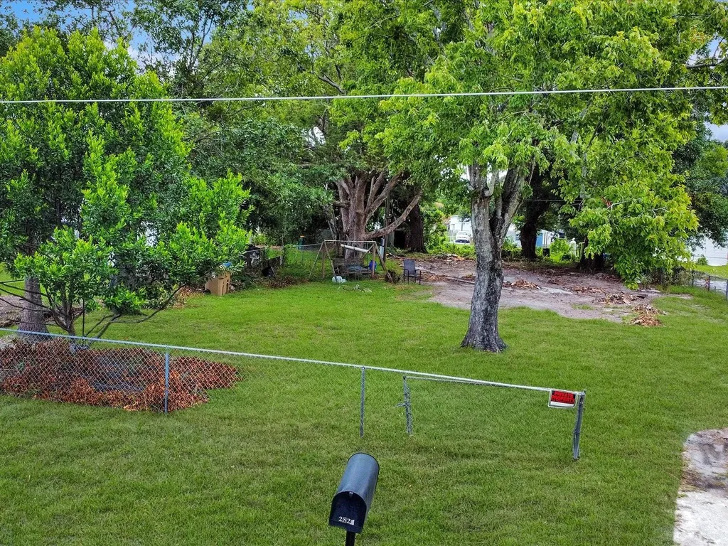 2824 Bay Avenue Kissimmee FL 34744