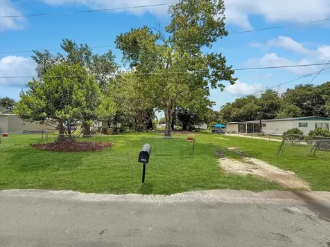 2824 Bay Avenue Kissimmee FL 34744