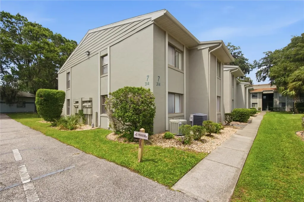 314 Palm Coast Parkway NE Palm Coast FL 32137