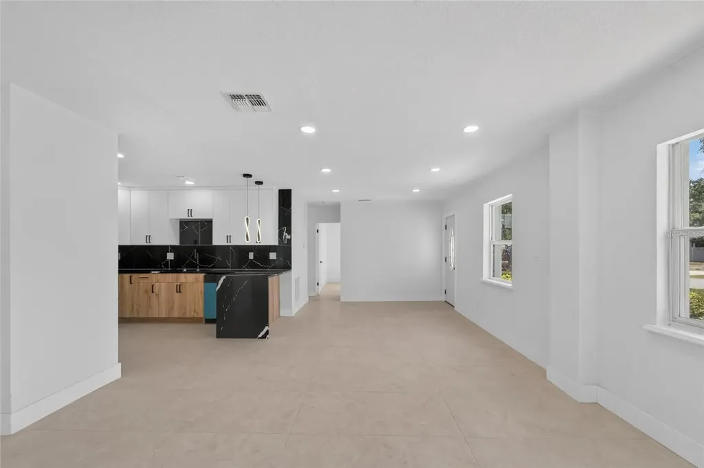 4711 W Lawn Avenue Tampa FL 33611