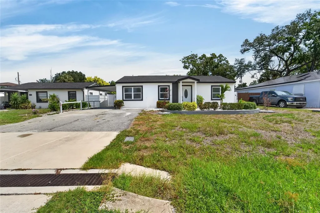 4711 W Lawn Avenue Tampa FL 33611