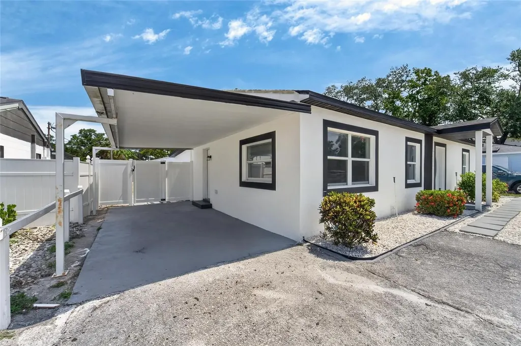 4711 W Lawn Avenue Tampa FL 33611