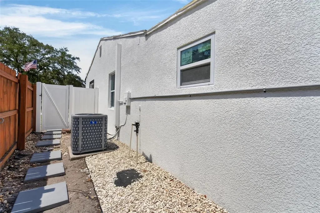 4711 W Lawn Avenue Tampa FL 33611
