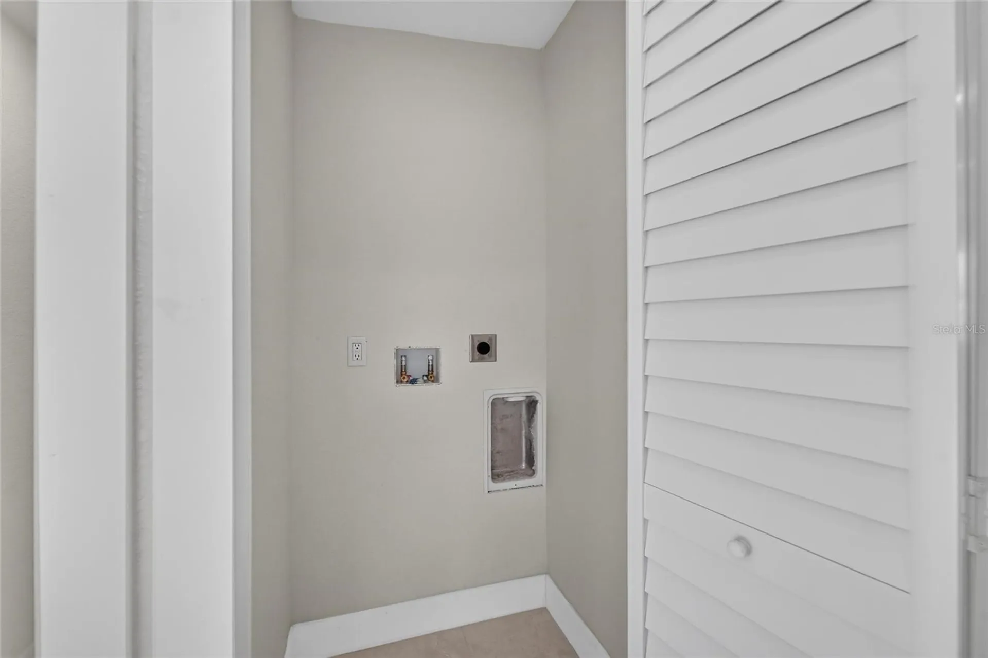 4711 W Lawn Avenue Tampa FL 33611