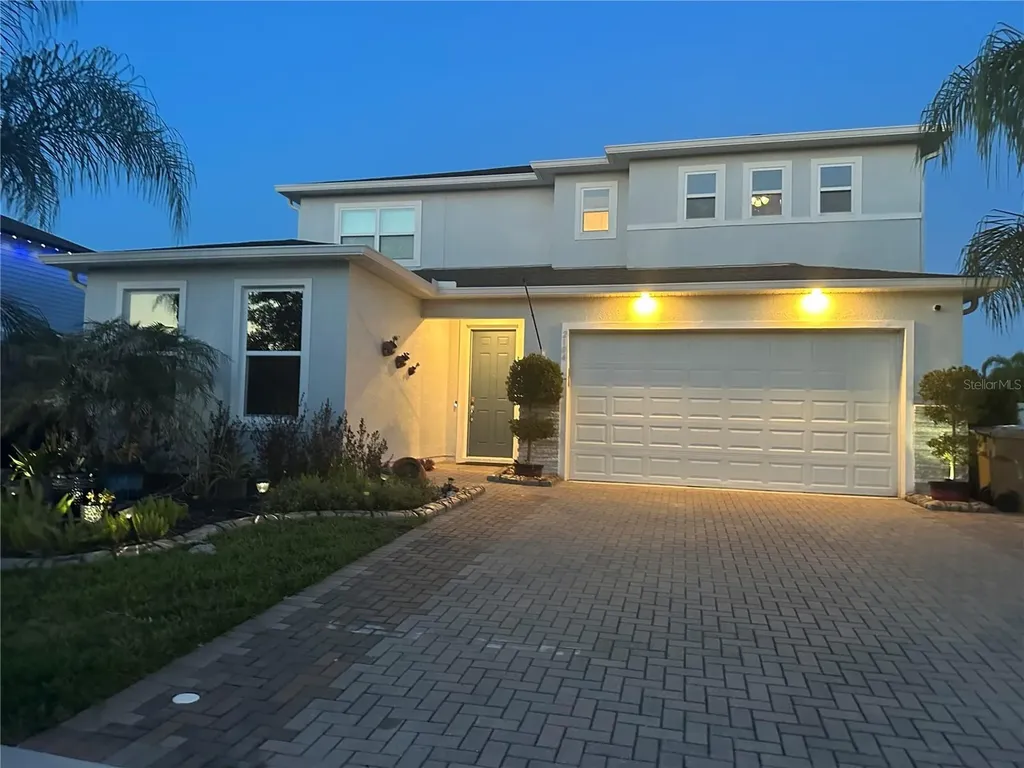 2104 Stillwood Way St Cloud FL 34771