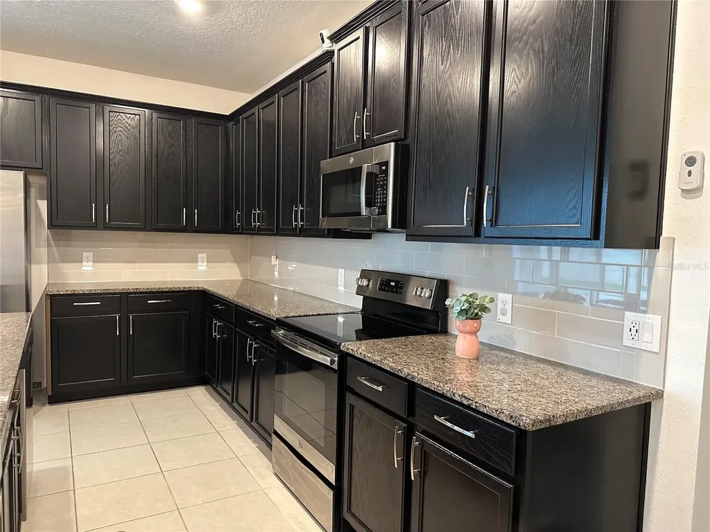 2104 Stillwood Way St Cloud FL 34771