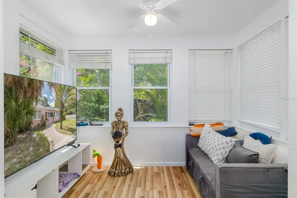 1005 15th Street N St Petersburg FL 33705