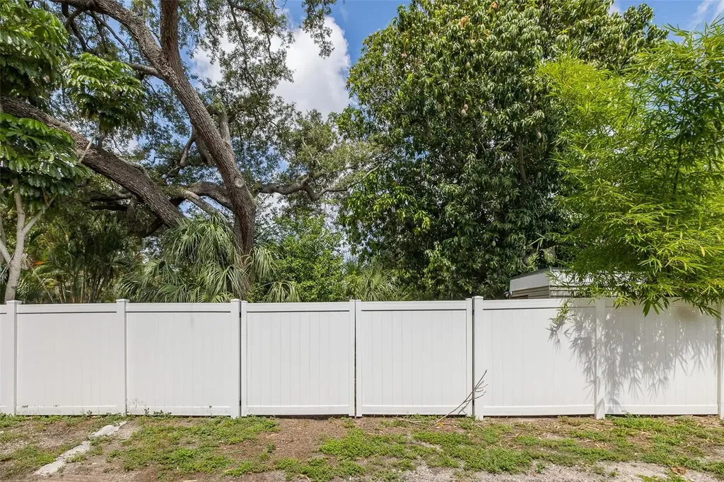 1005 15th Street N St Petersburg FL 33705
