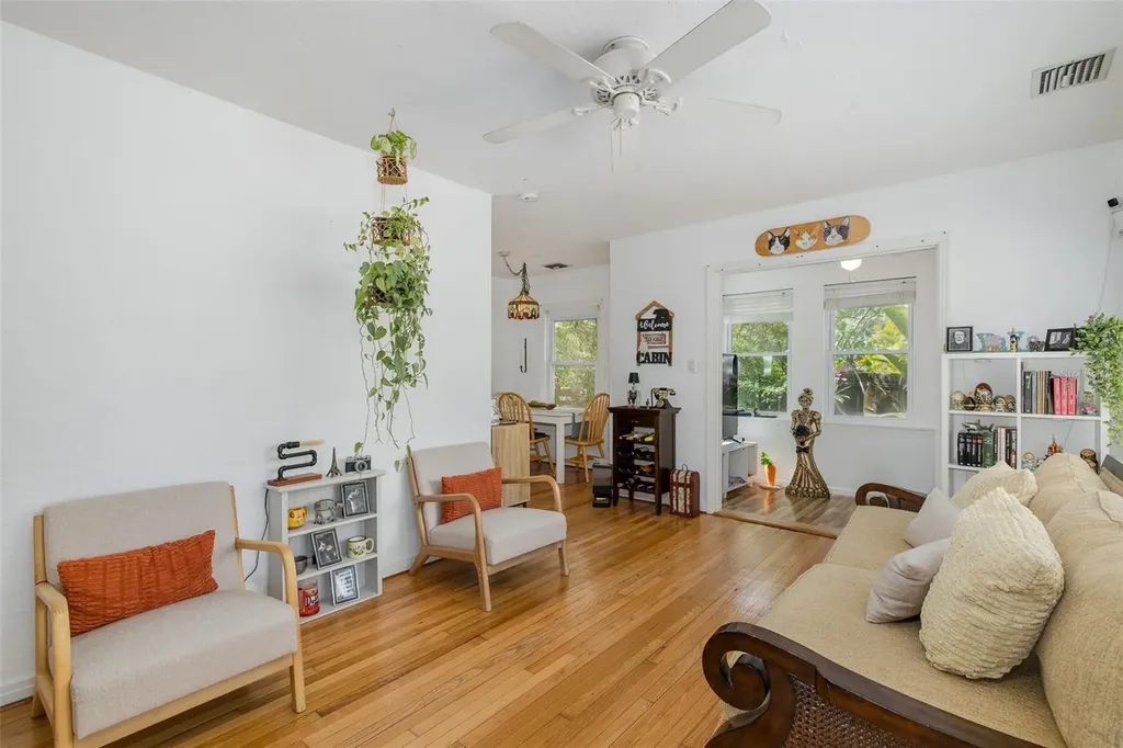 1005 15th Street N St Petersburg FL 33705