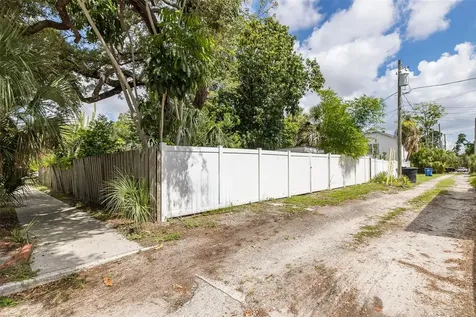 1005 15th Street N St Petersburg FL 33705