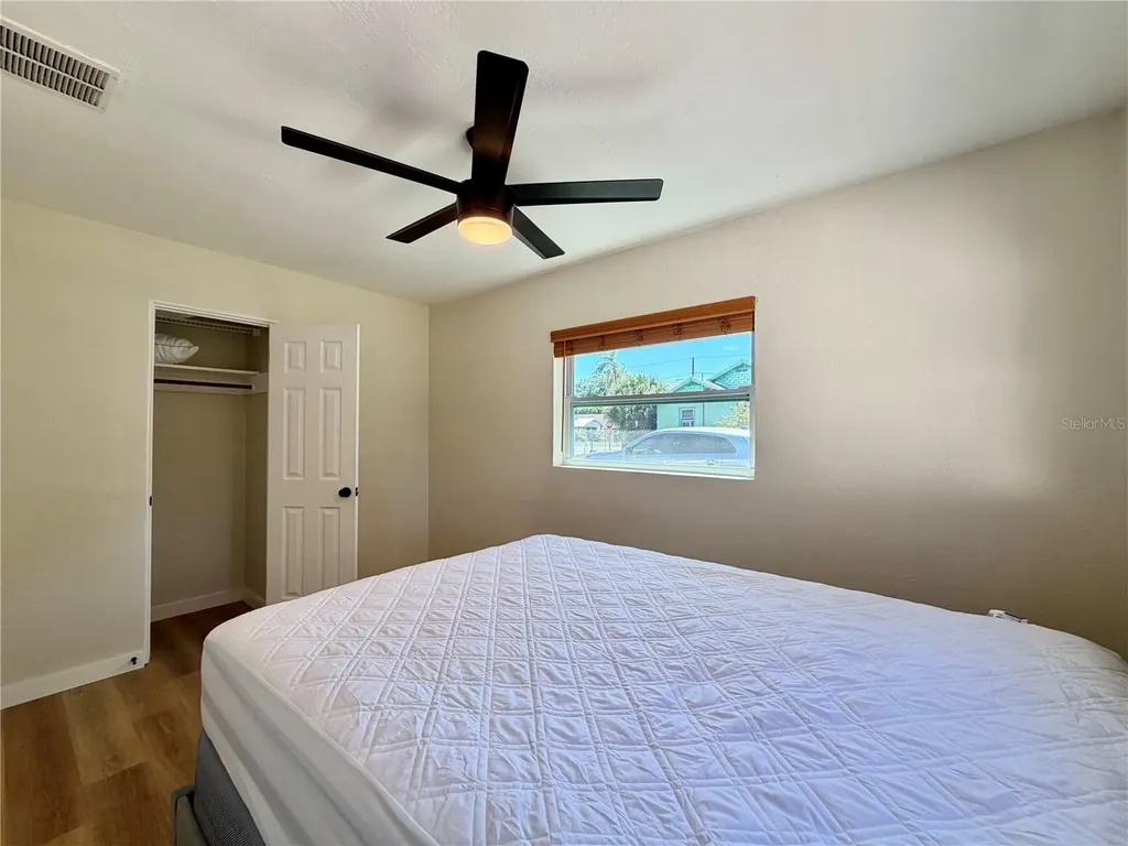 3745 10th Avenue S St Petersburg FL 33711