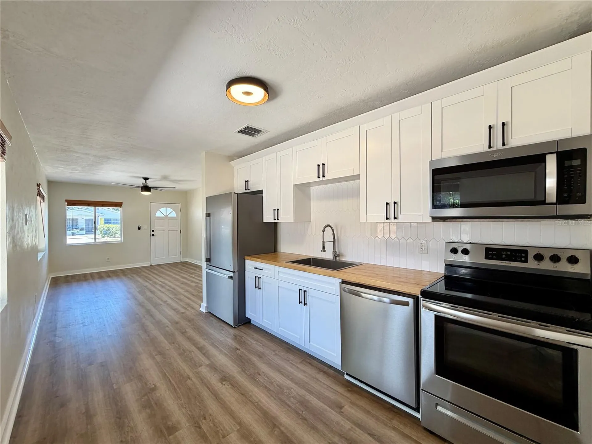 3745 10th Avenue S St Petersburg FL 33711