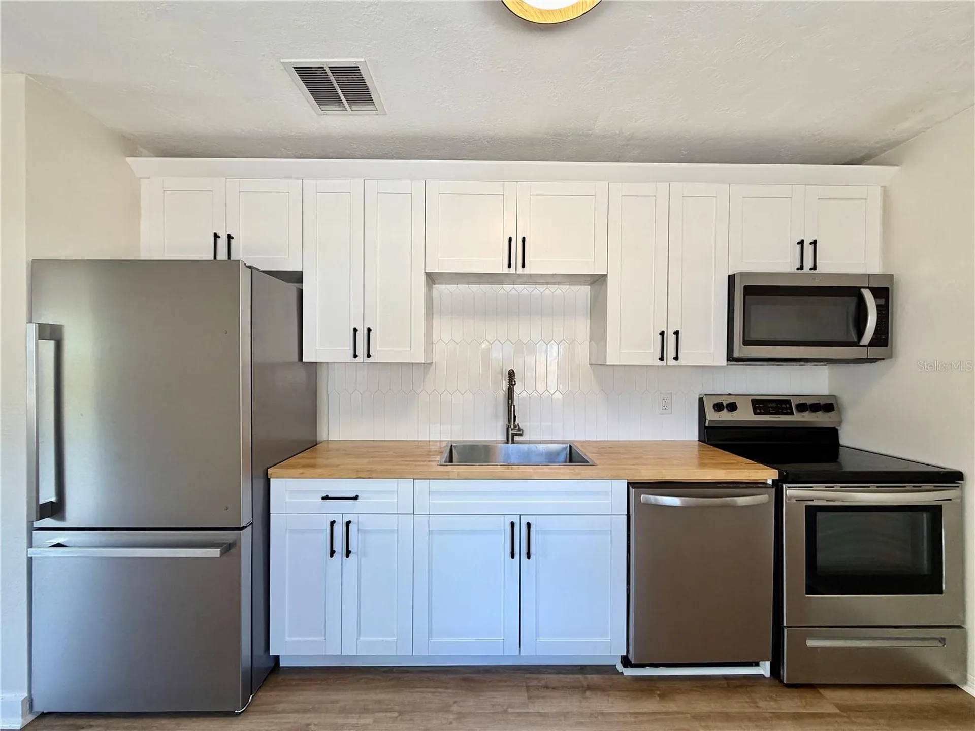 3745 10th Avenue S St Petersburg FL 33711