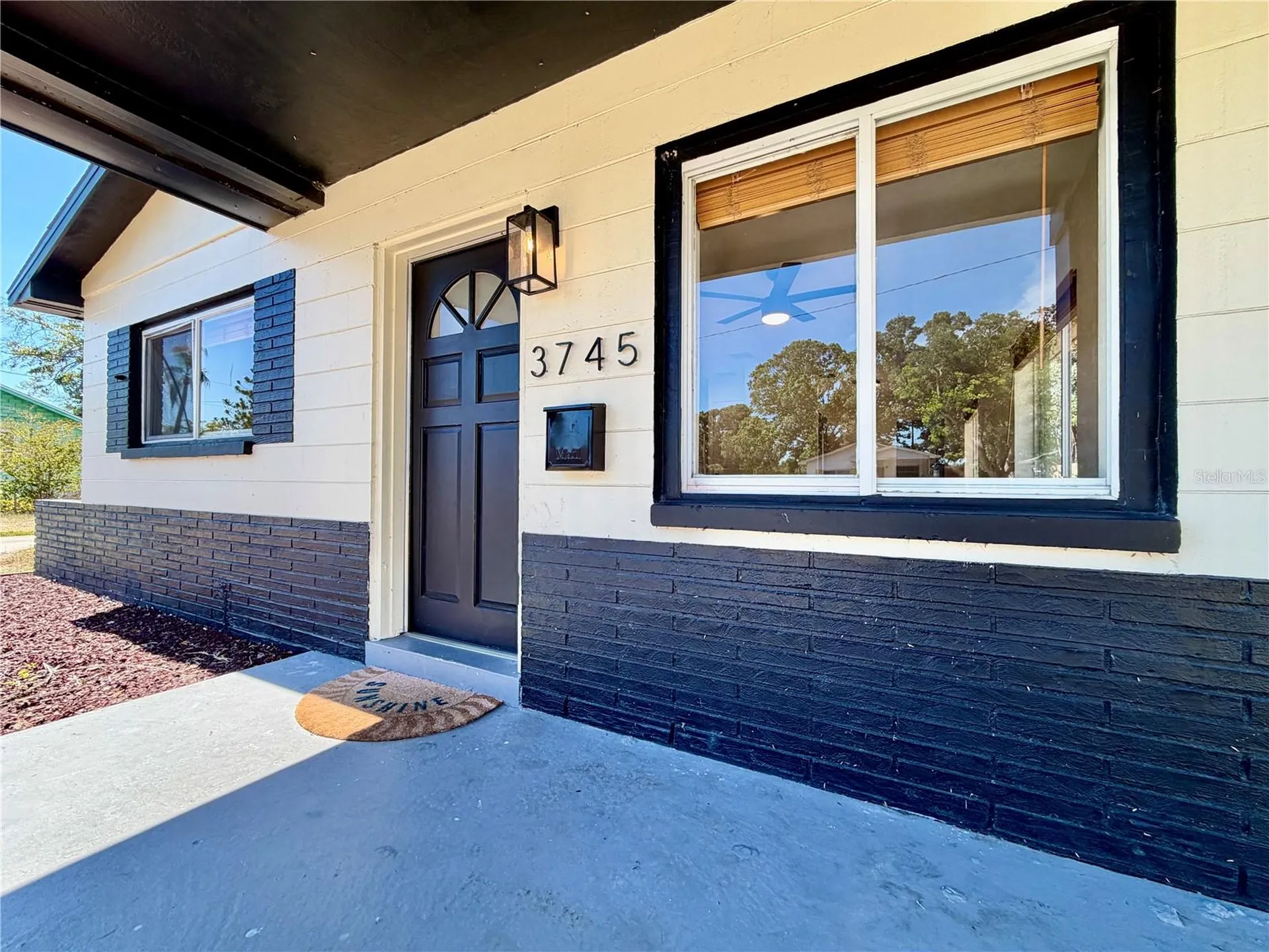 3745 10th Avenue S St Petersburg FL 33711