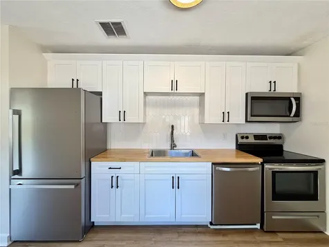 3745 10th Avenue S St Petersburg FL 33711