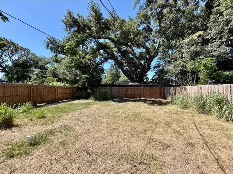 3745 10th Avenue S St Petersburg FL 33711