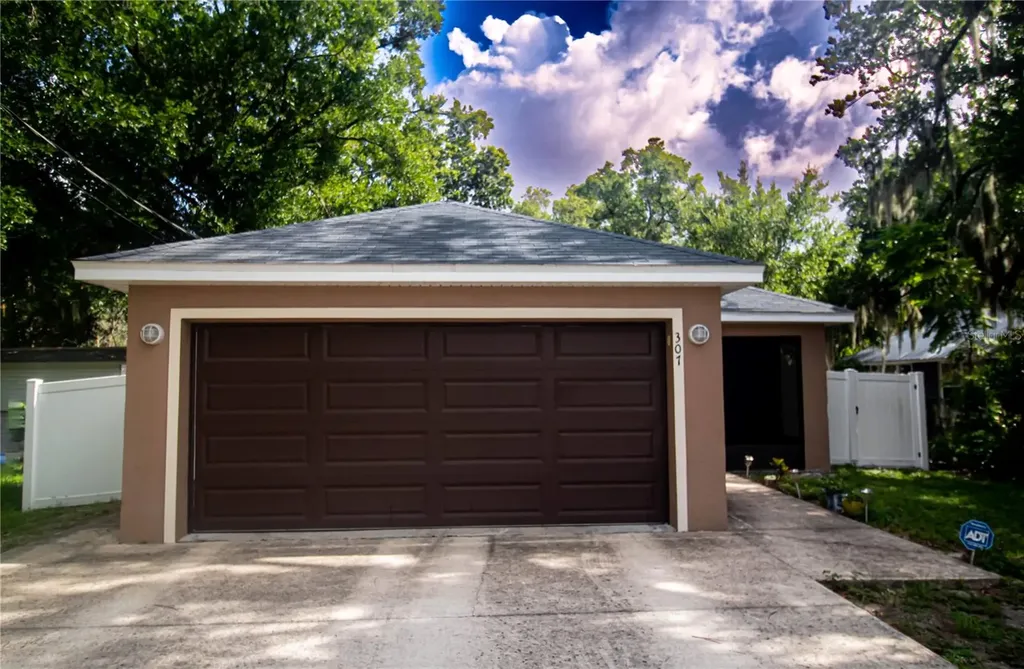 307 NW 8th Street Mulberry FL 33860