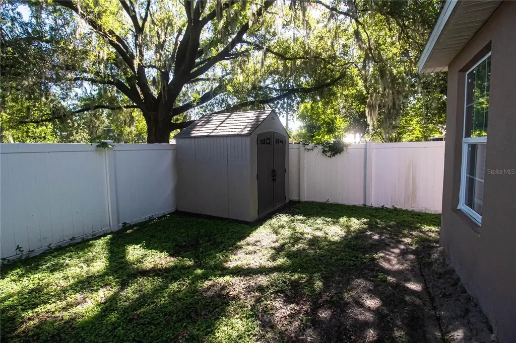 307 NW 8th Street Mulberry FL 33860