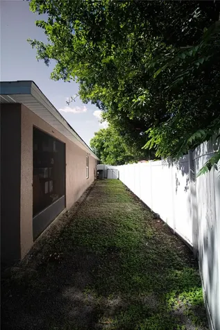307 NW 8th Street Mulberry FL 33860