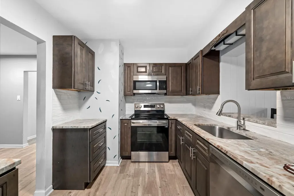 231 Morningside Loop Valrico FL 33594