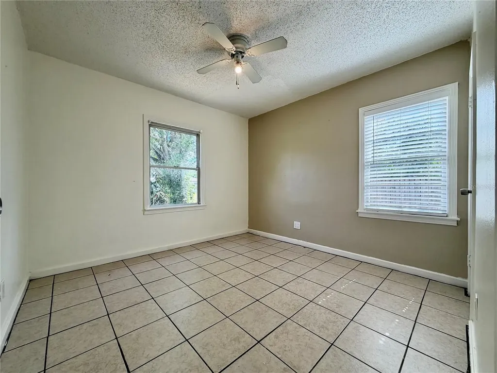 2533 48th Avenue N St Petersburg FL 33714