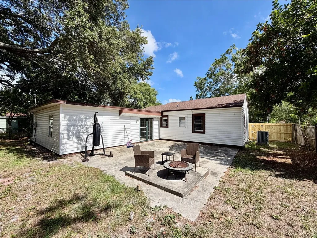 2533 48th Avenue N St Petersburg FL 33714