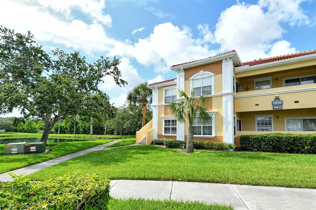 1010 Villagio Circle Sarasota FL 34237