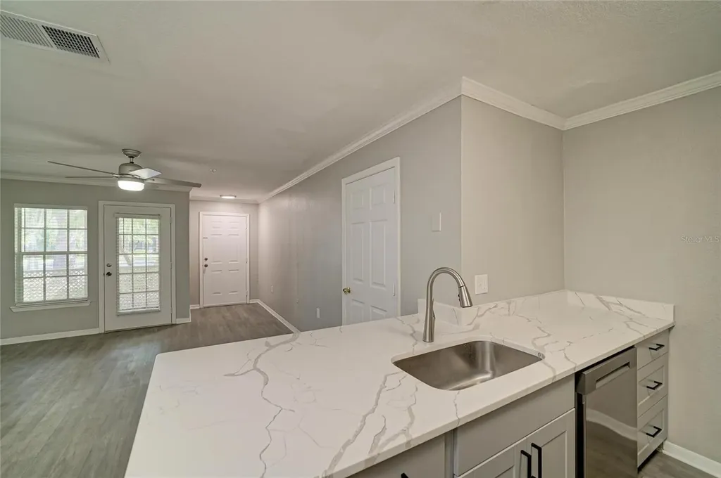 8932 Manor Loop Bradenton FL 34202