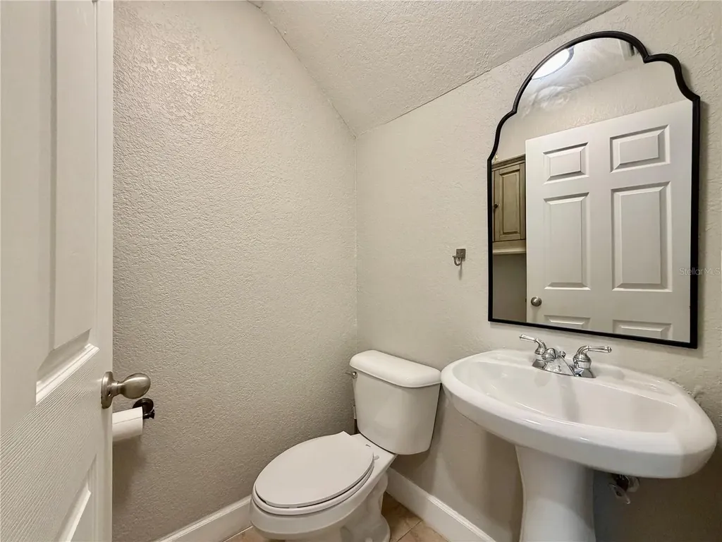 526 101st Avenue N St Petersburg FL 33702