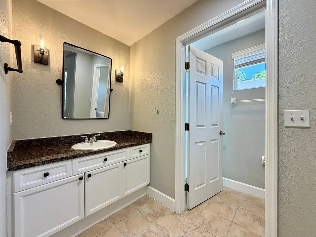 526 101st Avenue N St Petersburg FL 33702