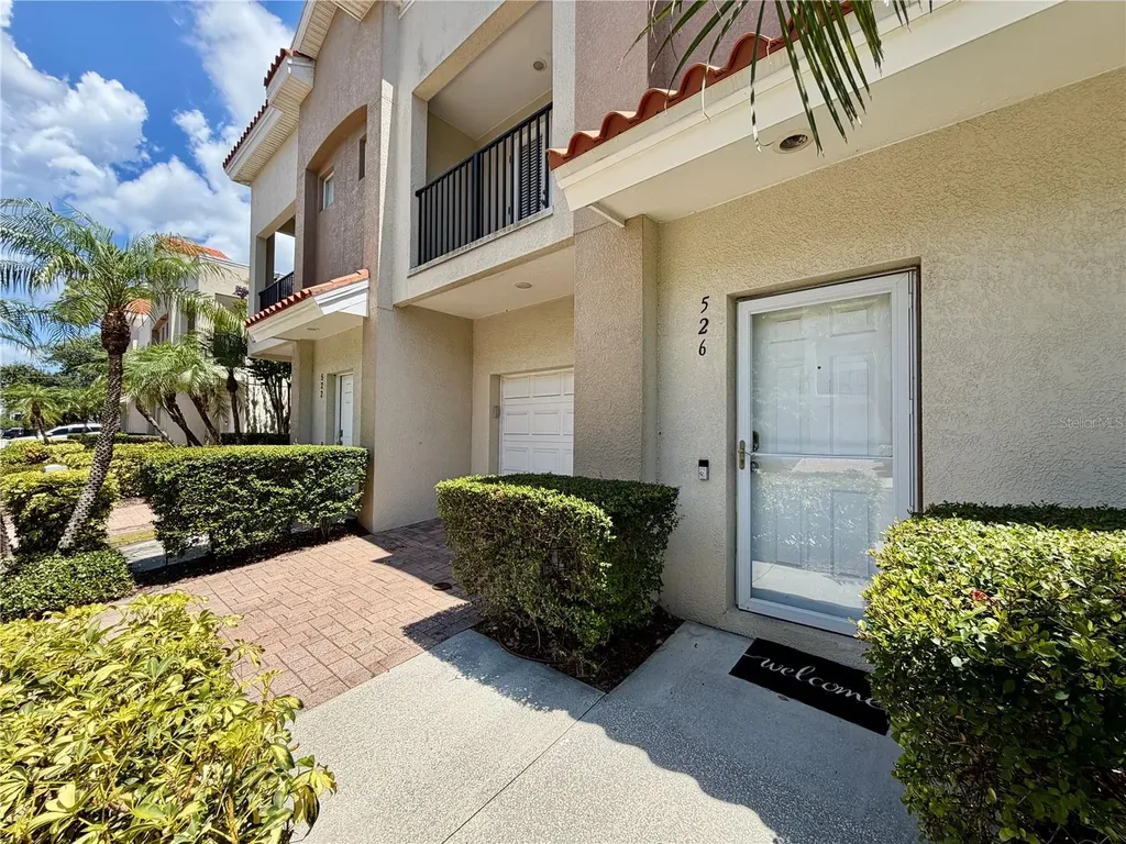 526 101st Avenue N St Petersburg FL 33702