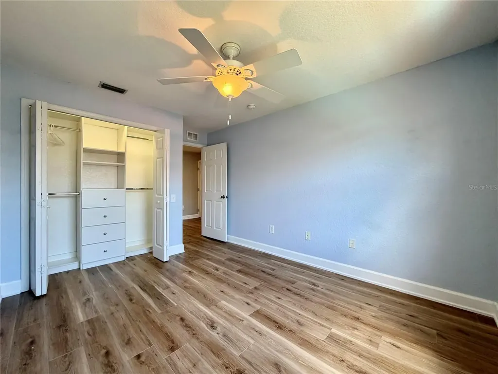 526 101st Avenue N St Petersburg FL 33702