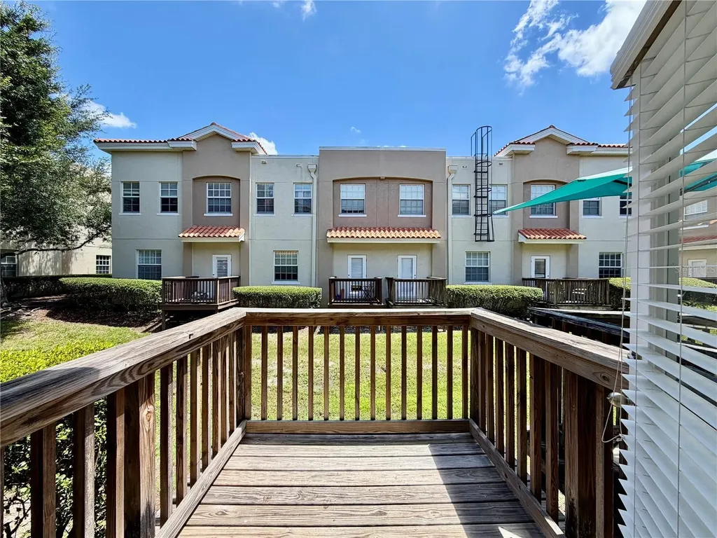 526 101st Avenue N St Petersburg FL 33702
