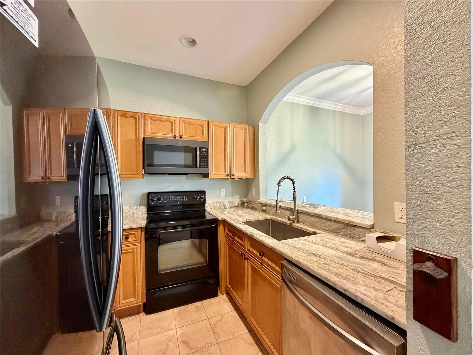 526 101st Avenue N St Petersburg FL 33702