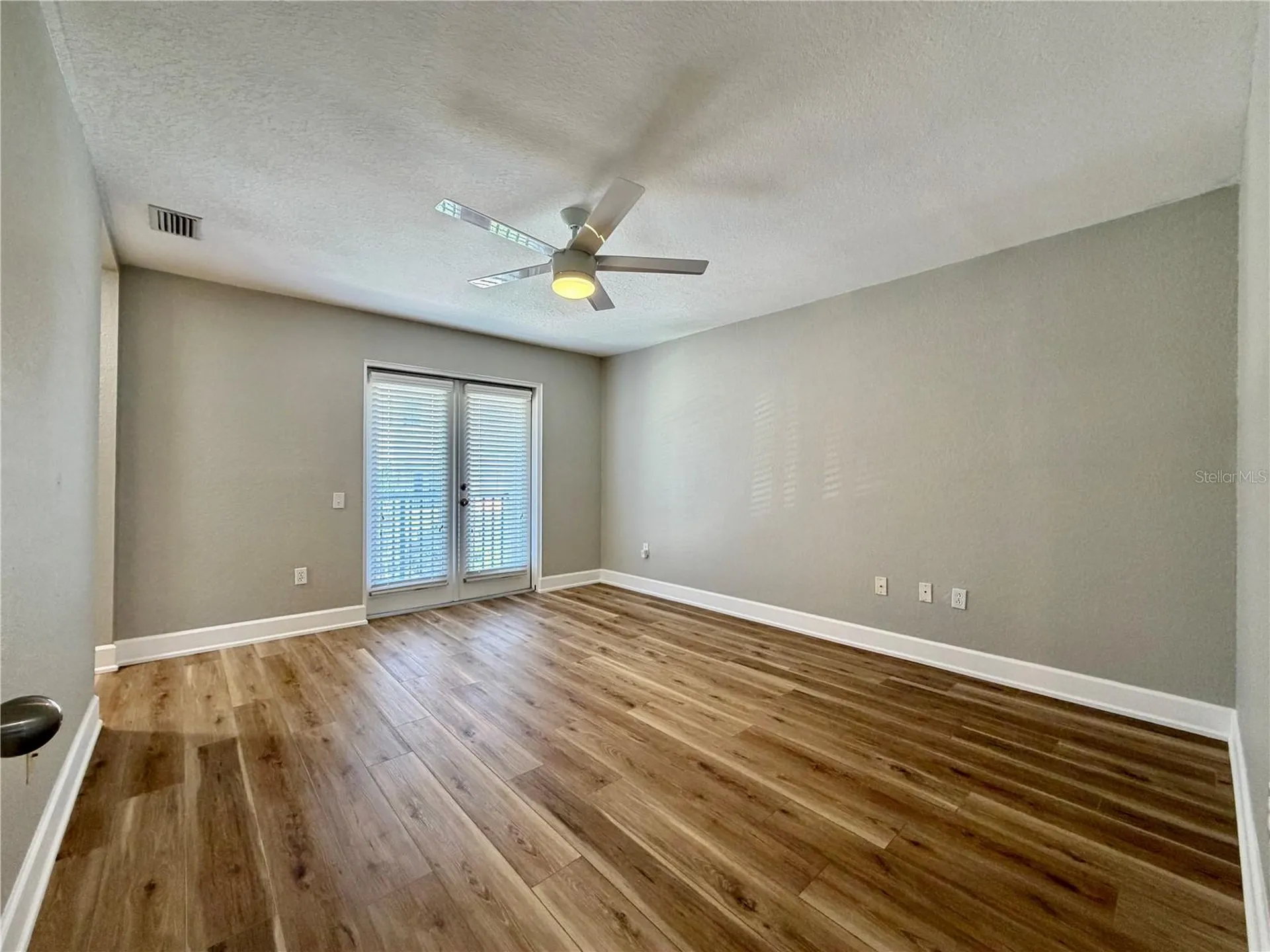 526 101st Avenue N St Petersburg FL 33702